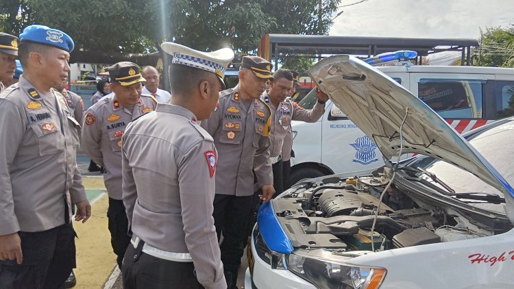 Kapolres Flotim Cek Kondisi Senpi dan Ranmor Dinas Polres Flores Timur.