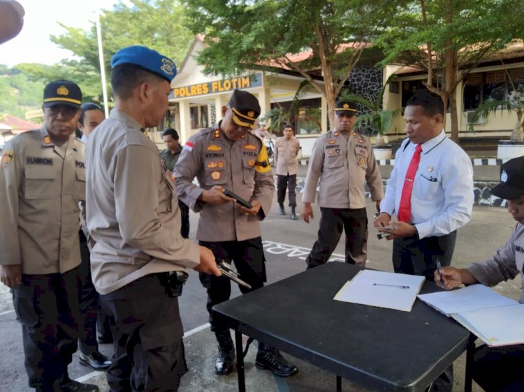 Kapolres Flotim Cek Kondisi Senpi dan Ranmor Dinas Polres Flores Timur.