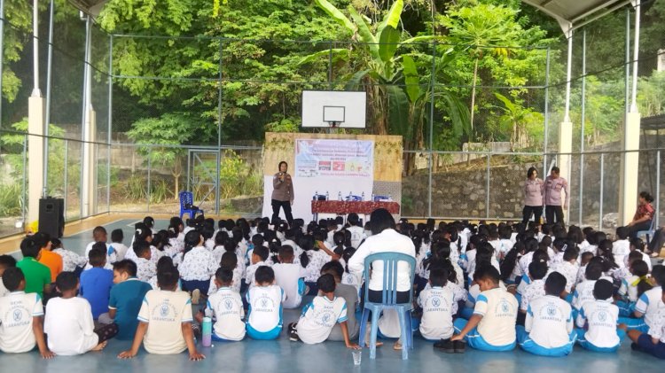 Satuan Binmas Polres Flotim sosialisasi Bullying, Bahaya Miras dan Merokok kepada para Siswa.