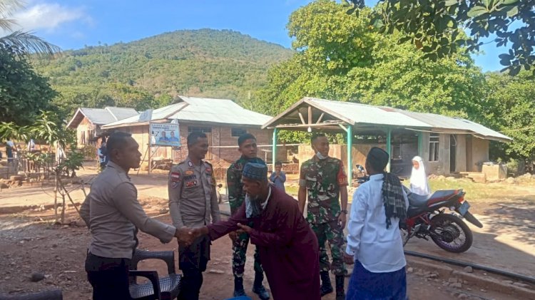 Polsek Titehena Polres Flotim lakukan Pengamanan sholat idul Adha 1445 H di Masjid Nurul Yakin Belotebang.