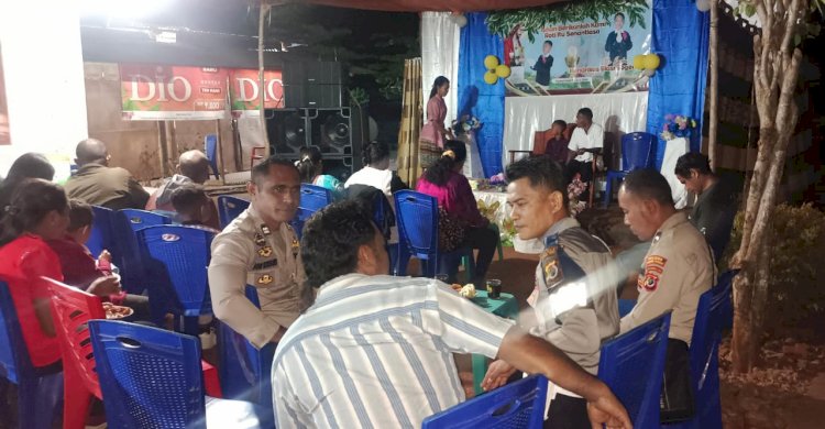 Berikan rasa aman, Polsek Titehena - Polres Flotim Lasanakan Patroli Dialogis saat Pesta Sambut baru.