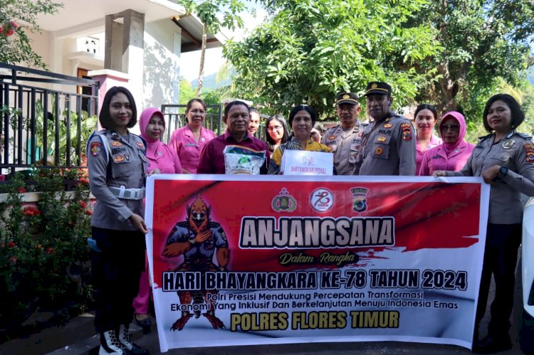 Polres Flotim Anjangsana Dan Berikan Santunan Tali Asih Kepada Para Purnawirawan Dan Warakawuri Dalam Rangka Hut Bhayangkara Ke-78