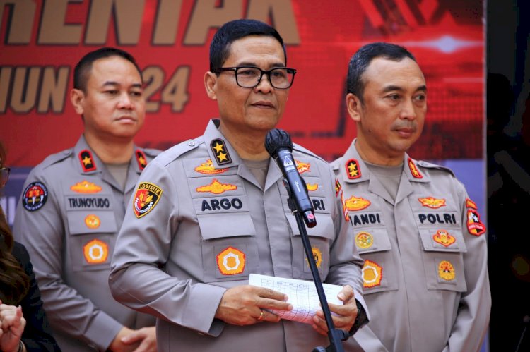 *Polri Bedah Rumah Sebanyak 558 Bangunan dalam Rangka Hari Bhayangkara ke-78*