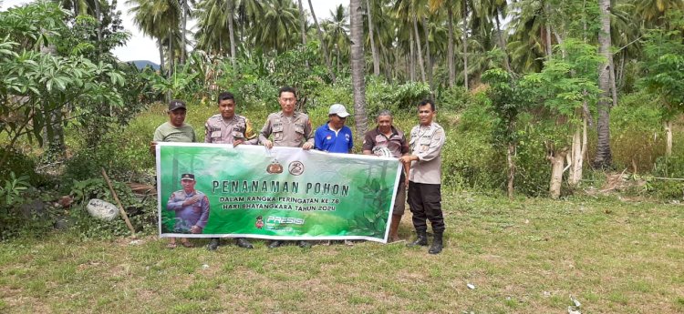 Polsek Adonara - Polres Flotim lakukan Giat Penanaman Pohon dan upaya  Ketahanan Pangan dalam rangka Peringatan ke - 78 Hari Bhayangkara Tahun 2024.