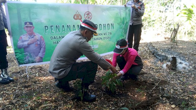 Bhakti Sosial Polres Flotim Tanam Pohon Serentak dalam rangka Peringatan ke 78 hari Bhayangkara tahun 2024.