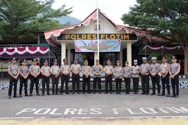 Upacara korps raport kenaikan pangkat setingkat lebih tinggi TMT 1 Juli 2024 Personil Polres Flotim.