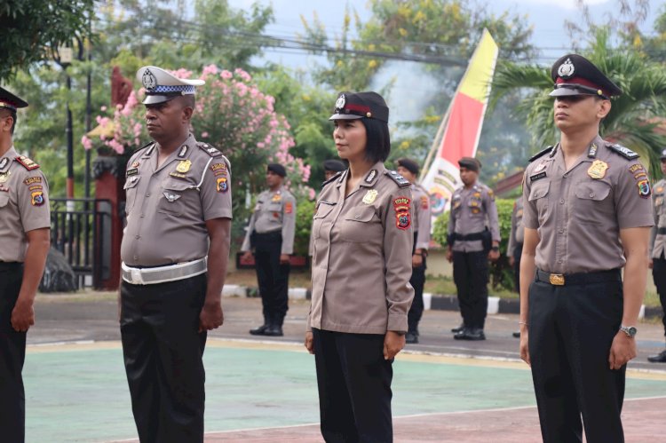 Upacara korps raport kenaikan pangkat setingkat lebih tinggi TMT 1 Juli 2024 Personil Polres Flotim.