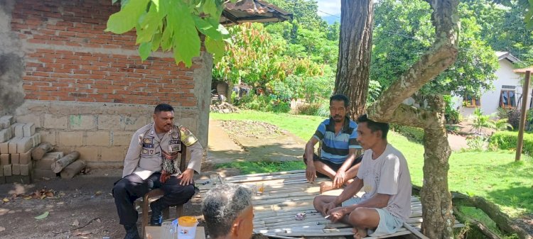 Bhabinkamtibmas Bangun Komunikasi Harmonis Bersama Tokoh Pemuda Dan Masyarakat Wulanggitang