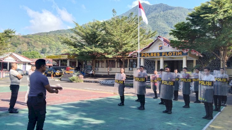 Polres Flotim Rutin Laksanakan Latihan Dalmas persiapan Pilkada Serentak 2024.