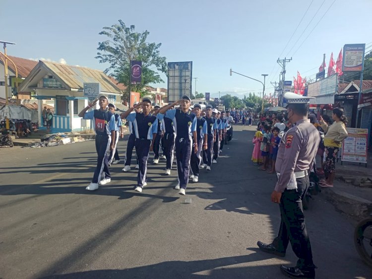 Polres Flotim lakukan Pengamanan Gerak Jalan Dalam Meriahkan HUT RI ke 79 di Kab. Flores Timur.