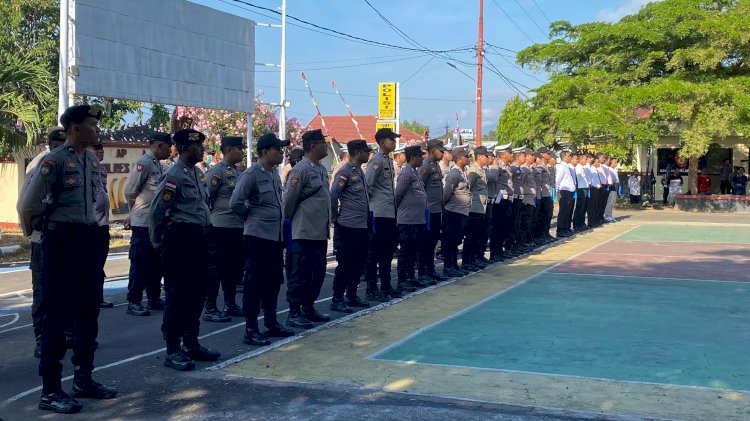 Pimpin Apel Pagi, Kapolres Flotim Berikan Arahan Agar Anggota Tetap Semangat Dan Menjaga Kekompakkan Saat Bertugas