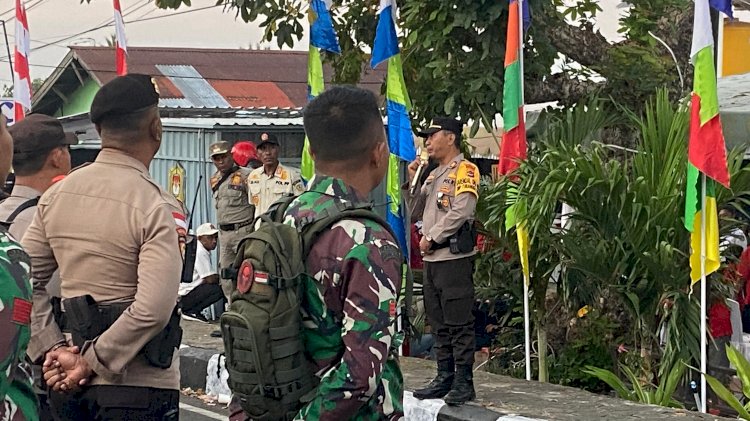 Situasi Aman Terkendali Saat 3 Paket Paslon Bupati dan Wakil Bupati Flotim Daftar Hari Terakhir  di KPU Kab. Flotim, Polres Flotim Terjunkan Ratusan Personil Pengamanan.