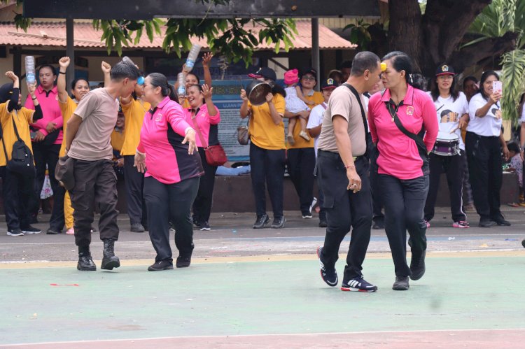 Kegembiraan Bhayangkari Cabang Flotim dibawah Ketua Ny Tria Nyoman, Olah raga bersama Dalam Rangka HUT HKGB ke 72 tahun  2024.