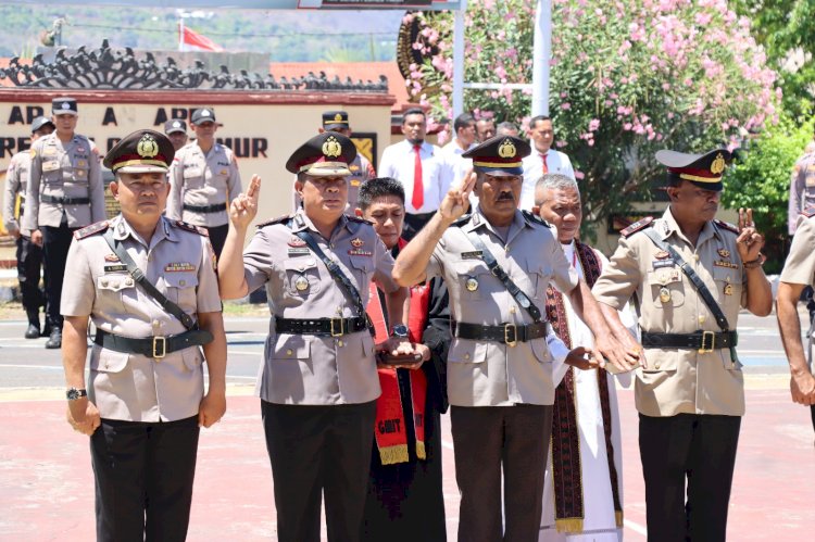 Kapolres, Pimpin Sertijab Waka Polres dan Delapan Perwira Polres Flotim