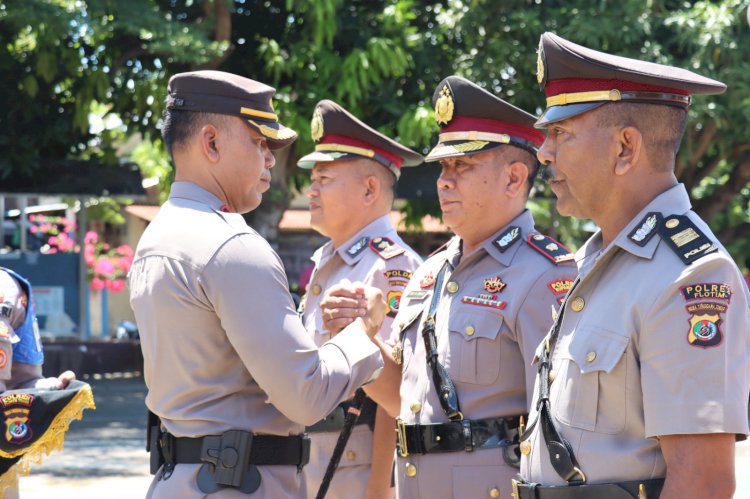 Kapolres, Pimpin Sertijab Waka Polres dan Delapan Perwira Polres Flotim