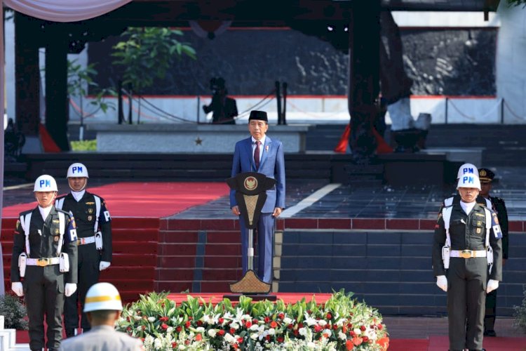 *Presiden Jokowi Pimpin Upacara Hari Kesaktian Pancasila di Lubang Buaya, Kapolri Turut Mendampingi*