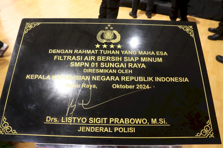 *Kapolri Resmikan Pembangunan Sumur Bor dan Filtrasi Air Bersih Layak Minum Di Wilayah Kalimantan Barat*