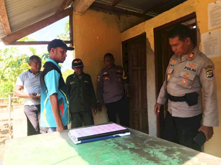 Kasat Binmas Lakukan Pengecekan Pos Kamling Desa Waibao Persiapan Lomba Tingkat Polda NTT