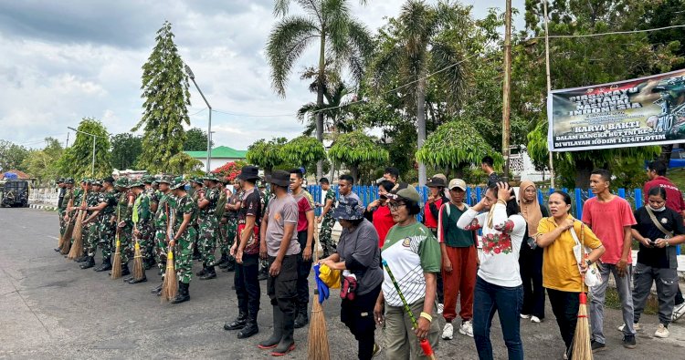 Peringati Hut TNI ke-79, Tni-Polri Gelar Karya Bakti Disekitar Pantai Taman Kota dan lingkungan Gereja Katedral Larantuka