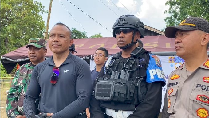 Kapolres Flotim : 3 Pucuk Senpira Berhasil Diamankan Saat Penyisiran di Desa Ilepati