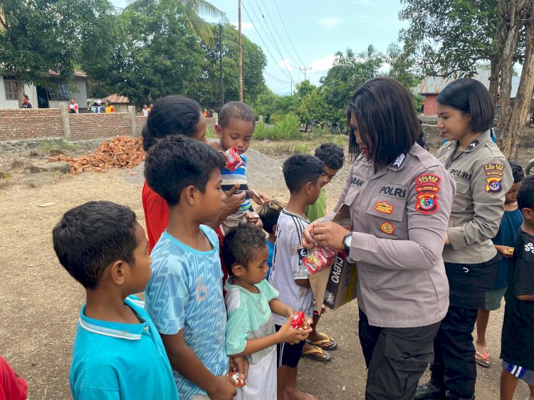 Polisi Berikan Motivasi Anak melalui Giat Trauma Healing di Lokasi Pengungsian Pasca Erupsi Gunung Lewotobi Laki Laki.