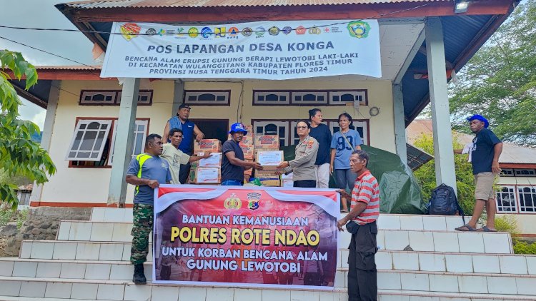 Bantuan Kemanusiaan Dari Polres Rote Ndao Untuk Korban Erupsi Gunung Lewotobi Telah di salurkan Polres Flotim ke Pengungsi