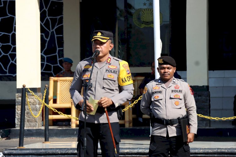 Kapolres Flotim Pimpin Apel Gelar Pasukan Operasi Lilin 2024