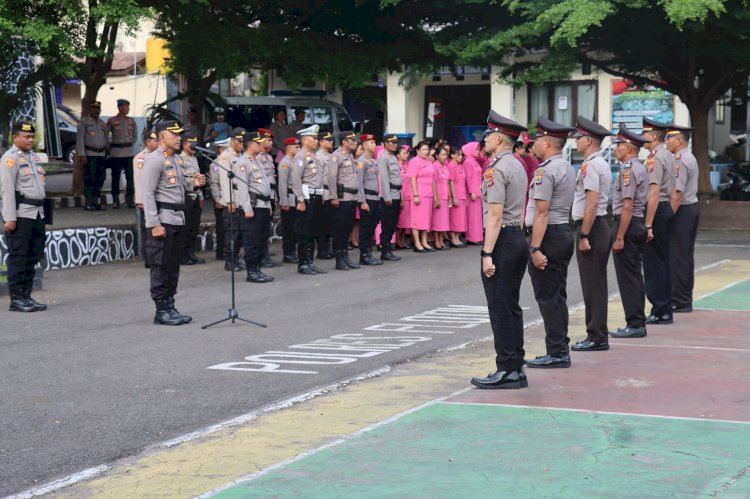 Upacara Korps Raport Perwira dan Pelantikan Kenaikan Pangkat Bintara Polres Flores Timur