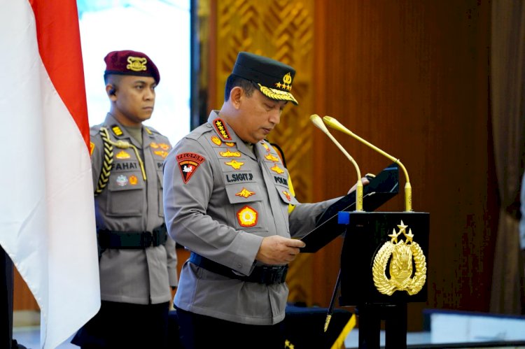 Kapolri Pimpin Sertijab Kapolda Sumbar Irjen Pol Dr. Gatot Tri Suryanta