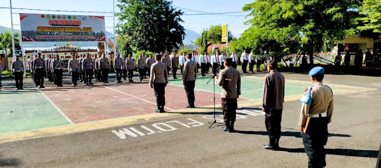 Tumbuhkan Semangat Dalam Bertugas, Personel Polres Flotim Ucapkan Tribrata dan Catur Prasetya saat Apel Pagi