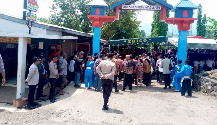 Polres Flores Timur Amankan Perayaan Natal Bersama di Gereja Lewolaga