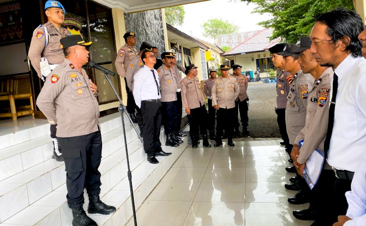 Waka Polres Flotim Kompol Teosasar Ngulu Ingatkan Anggota untuk Bijak Bermedia Sosial