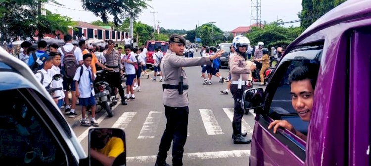 Sat Samapta Polres Flotim Gelar Patroli Dalam Kota dan Pengaturan Lalin