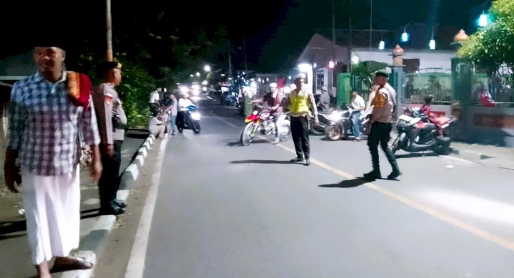 Polres Flores Timur Laksanakan Pengamanan Sholat Tarawih di Beberapa Masjid