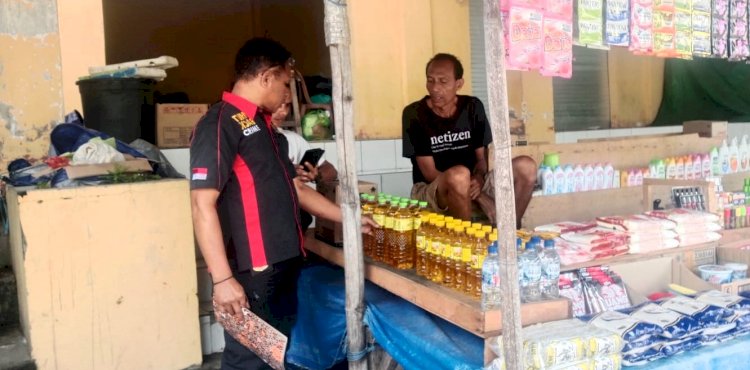 Polres Flotim Lakukan Monitoring Harga Minyak Kita Jelang Ramadhan 1446 H