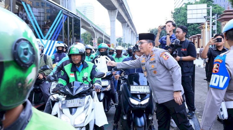 Polri dan Media Bersinergi Berbagi Takjil Serentak di Seluruh Indonesia