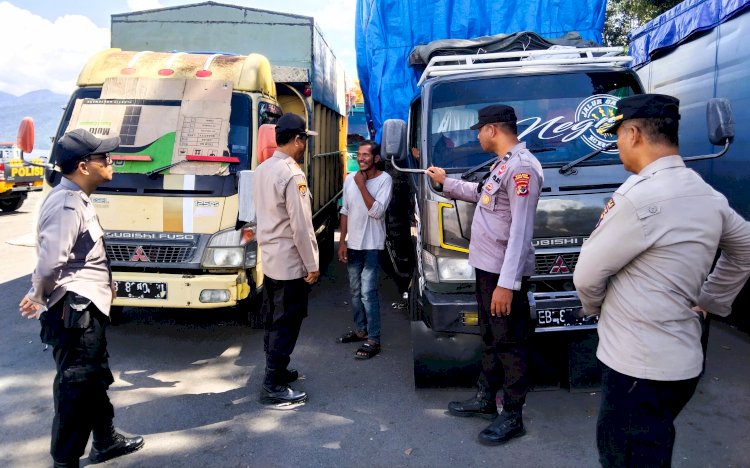 Pastikan Tak Ada Peredaran Miras, Polres Flotim Gelar Operasi Pekat 2025 di Pelabuhan Ferry