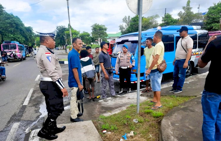 Polres Flotim Gelar Patroli Dialogis Cegah Gangguan Kamtibmas dan Adanya Aksi Premanisme