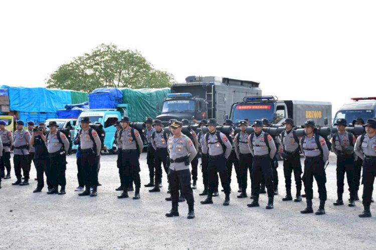 Polri untuk Masyarakat: Polda NTT Kirim puluhan Personel BKO ke Flotim, Tanggap Cepat Erupsi Gunung Lewotobi