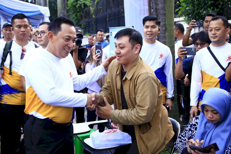 Kapolri Hadiri CFD Bhayangkara Sport Day, Sapa Warga di Bundaran HI