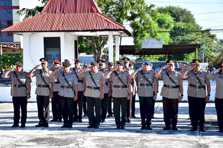 Ziarah di Taman Makam Pahlawan, Kapolda NTT Pimpin Upacara dalam Rangka HUT Bhayangkara ke-79