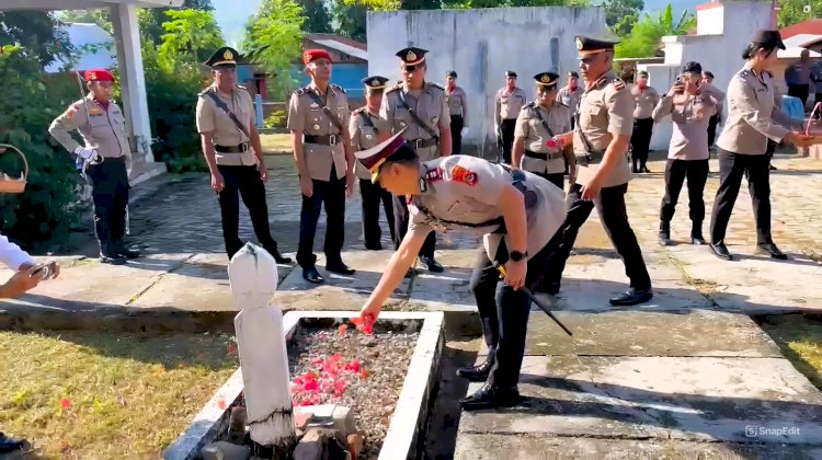 Peringati Hari Bhayangkara ke-79, Kapolres Flotim Pimpin Ziarah di TMP Lapak Tana Larantuka