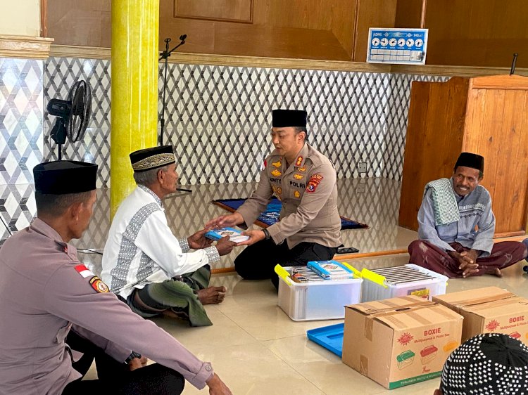 Dalam Rangka HUT Bhayangkara ke-79, Kapolres Flotim Laksanakan Bhakti Religi di Dua Masjid Wilayah Flotim