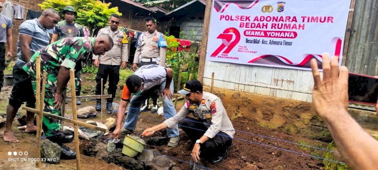 Polri untuk Masyarakat: Polsek Adonara Timur Bedah Rumah Lansia di Tengah Peringatan Hari Bhayangkara ke-79