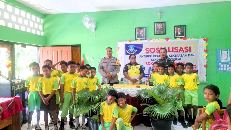 Cegah Kekerasan dan Perundungan Sejak Dini, Bhabinkamtibmas Sosialisasi ke Siswa SDK Lebao Tengah II