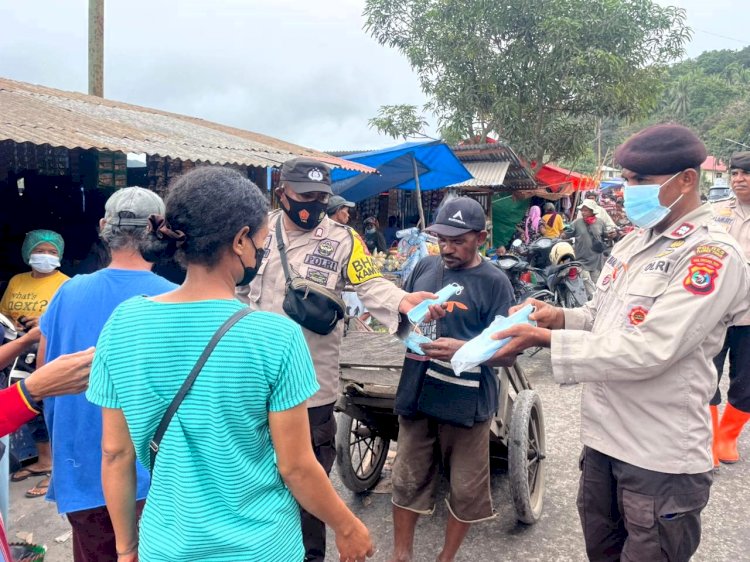 Jaga Napas, Jaga Kamtibmas: Polres Flotim Gencar Edukasi dan Bagikan Masker