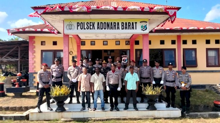 Sebar Perwira ke Polsek, Polres Flotim Wujudkan Nasionalisme di Hari Kemerdekaan