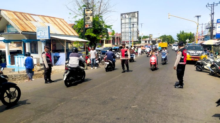 Sat Samapta Polres Flotim Gelar Patroli dan Atur Lalu Lintas di Titik Padat Larantuka