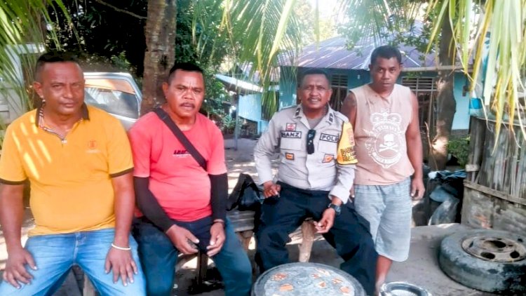 Bhabinkamtibmas Desa Lamawalang Aipda Hans Gelar Sambang dan Patroli, Ajak Warga Jaga Kamtibmas