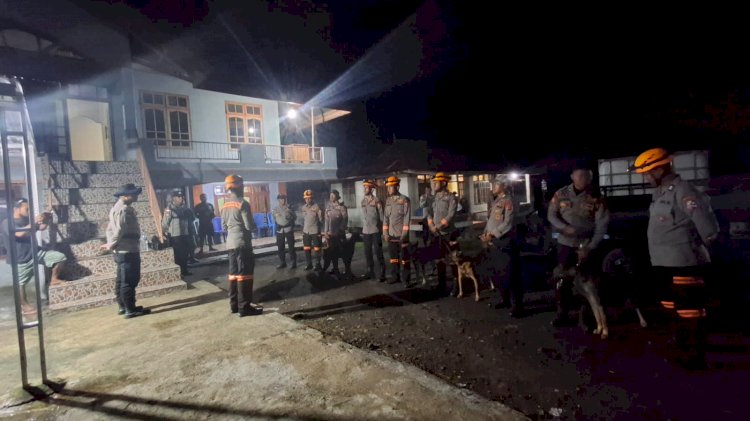 Tim K9 yang Dikerahkan oleh  Kapolda NTT Telah Tiba di Kecamatan Mauponggo, Kabupaten Nagekeo untuk Membantu Pencarian Korban yang Hilang Akibat Banjir Bandang